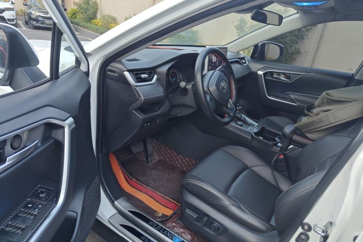 Used Toyota Wildlander 2020 Dual-Motor 2.5L E-CVT Four-Wheel Drive Luxury Edition
