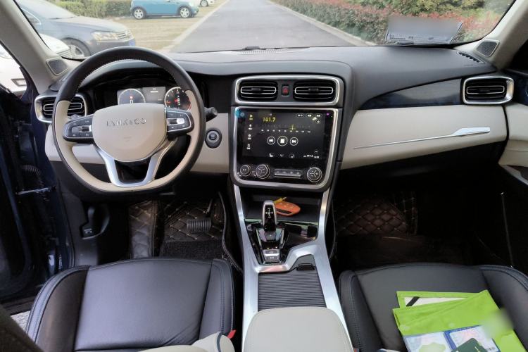 Used Lynk & Co 01 2017 2.0T Two-Wheel Drive Zhaopu Version
