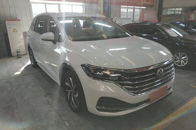 Used Volkswagen Viloran 2024 330TSI Luxury Edition
