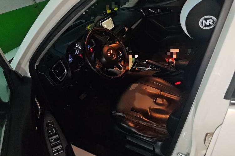 Used Mazda Mazda 3 Axela 2016 Sedan 1.5L Automatic Luxury Model