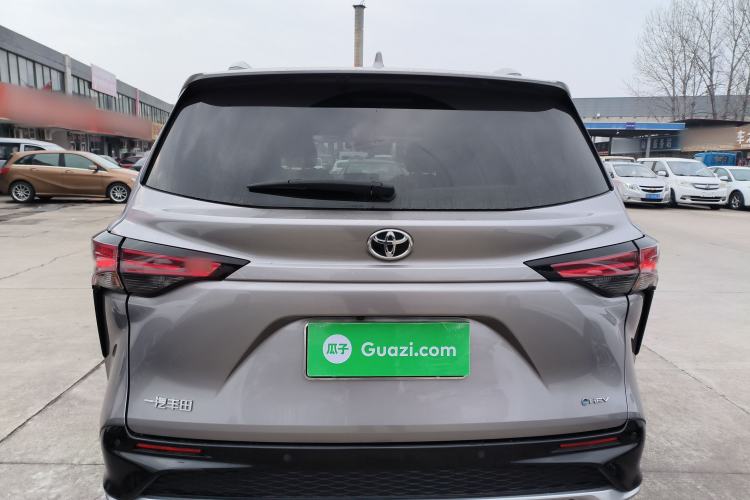 Used Toyota Granvia 2024 2.5L Hybrid Luxury Edition