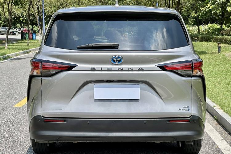 Used Toyota Sienna 2023 2.5L Hybrid Comfort Edition
