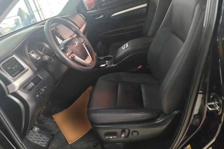 Used Toyota Highlander 2018 2.0T Four-Wheel Drive Luxury Version 7 Seats China VI Standard

