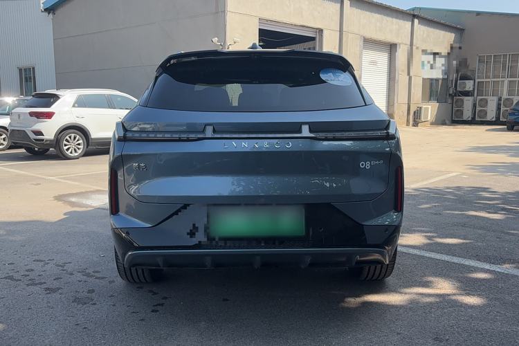 Used Lynk & Co 08 EM-P 2025 220 km All-Wheel-Drive Performance Halo
