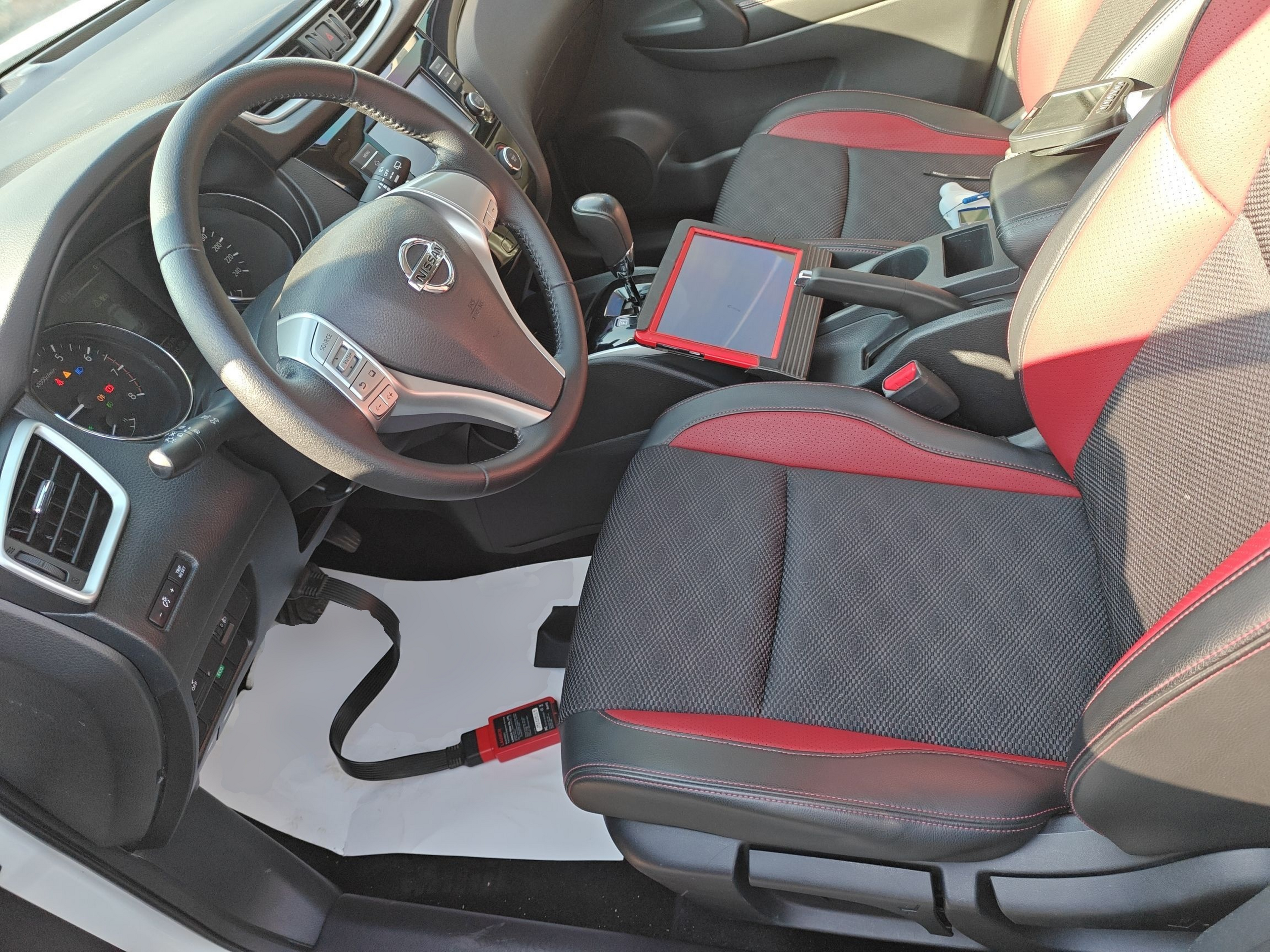 المقاعد الأمامية داخل السيارة