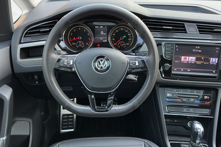 Used Volkswagen Touran 2021 Touran L 280TSI DSG Comfort Edition 7 Seats
