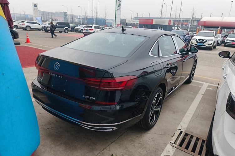 Used Volkswagen Passat 2025 Outstanding Model 380TSI Starry Dragon Edition
