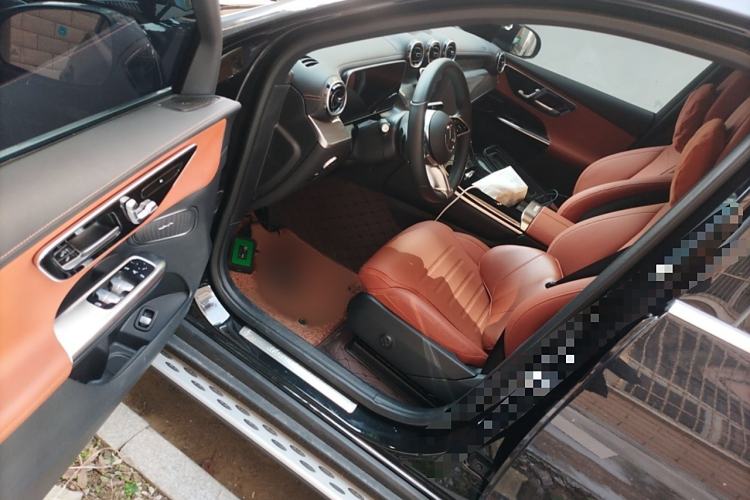 Used Mercedes-Benz GLC 2023 Facelift GLC 260 L 4MATIC Dynamic Version 5 Seats
