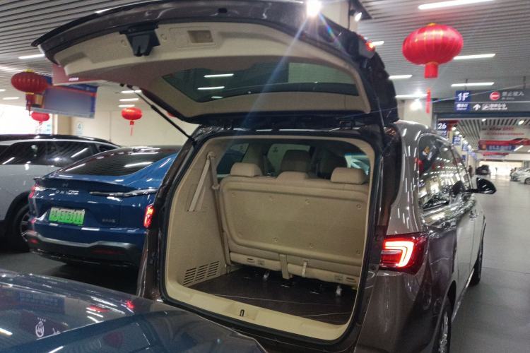 Used Buick GL8 2023 Land Executive Class 652T Luxury Model
