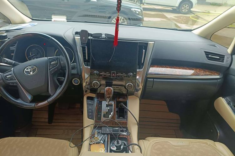 Used Toyota Alphard 2021 Dual-Engine 2.5L Luxury Edition
