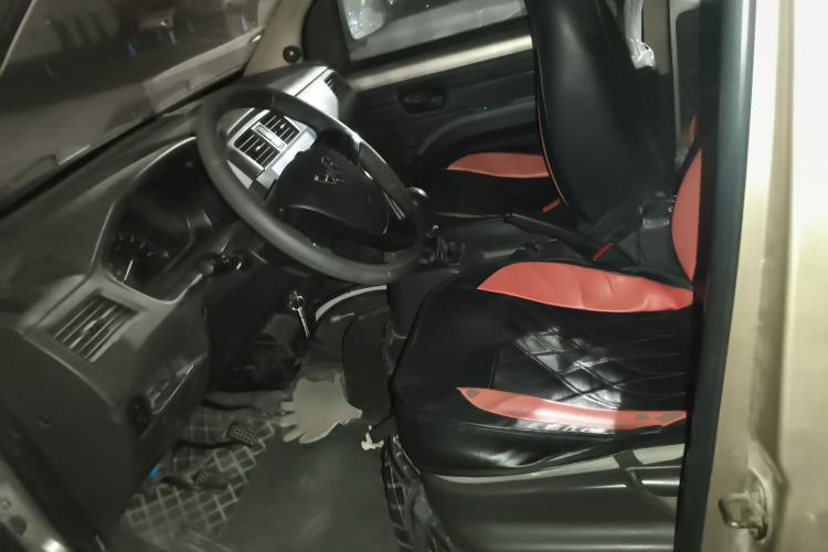 Used Wuling Rongguang 2014 1.2L S Base Model
