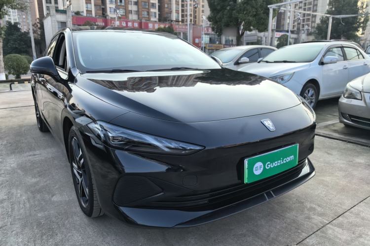 Used Roewe D7 2023 DMH 125km Superior Edition
