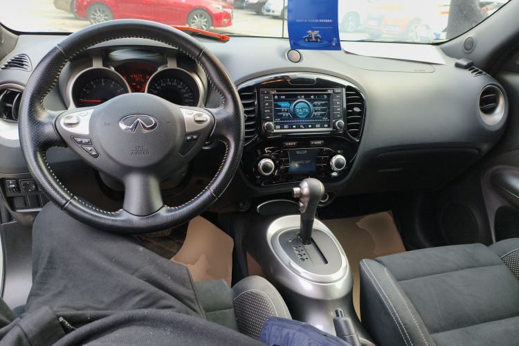 Used Infiniti ESQ 2014 1.6L Spontaneous Edition
