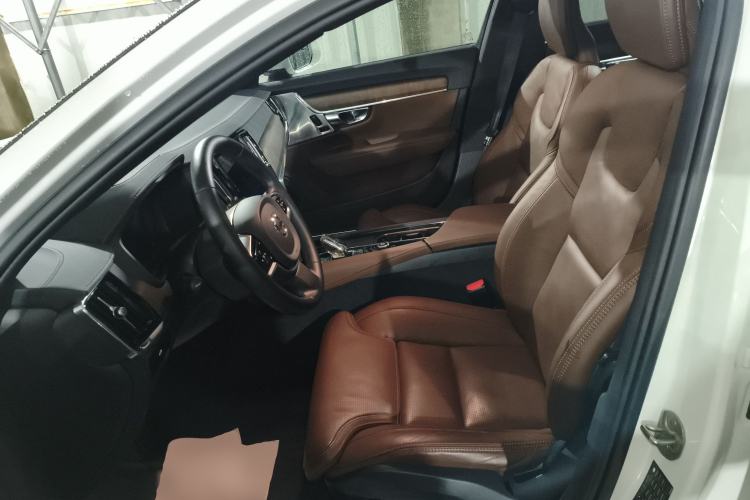 Used Volvo V90 2024 Cross Country B5 AWD Prestige Edition
