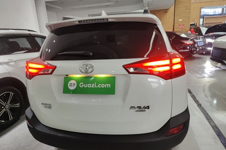 Used Toyota RAV4 2015 2.0L CVT Four-Wheel Drive New Edition
