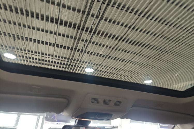 Used BMW 5 Series 2014 520Li Elegant Model
