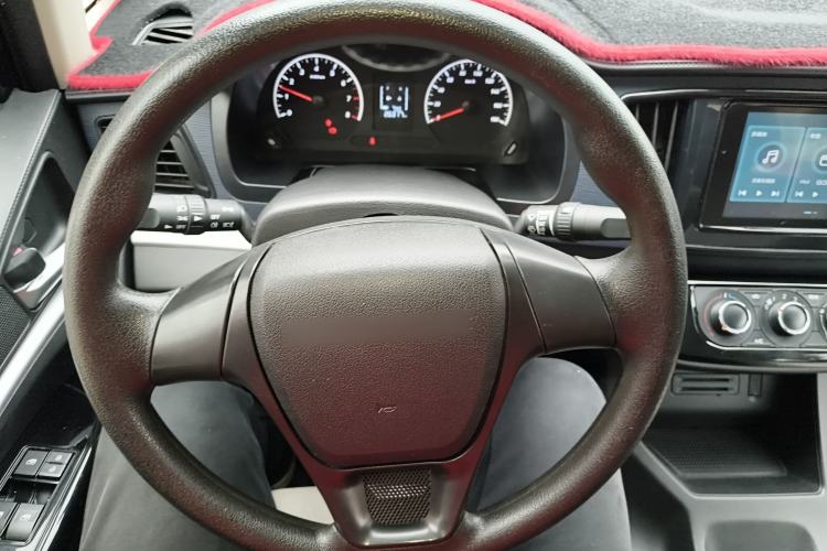 Used FORTHING Lingzhi 2023 M5L 1.6L Base Model 7 Seats
