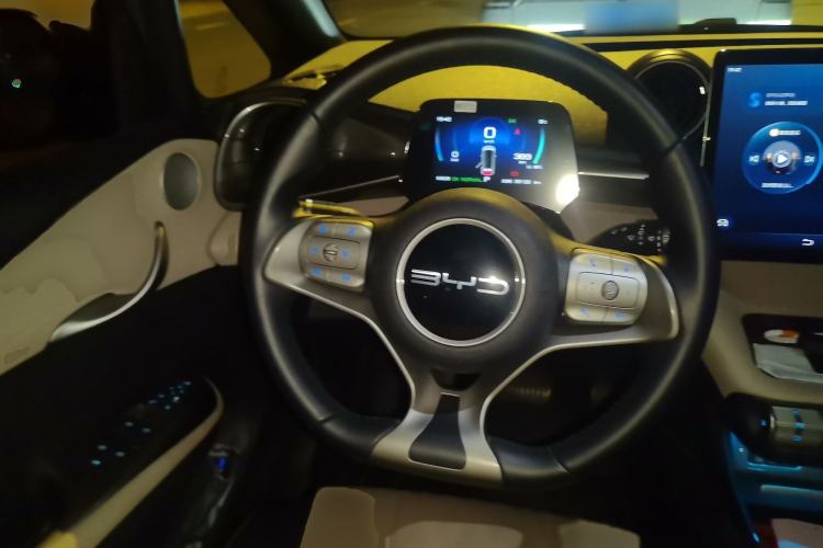 Used BYD Dolphin 2023 420 km Fashion Edition