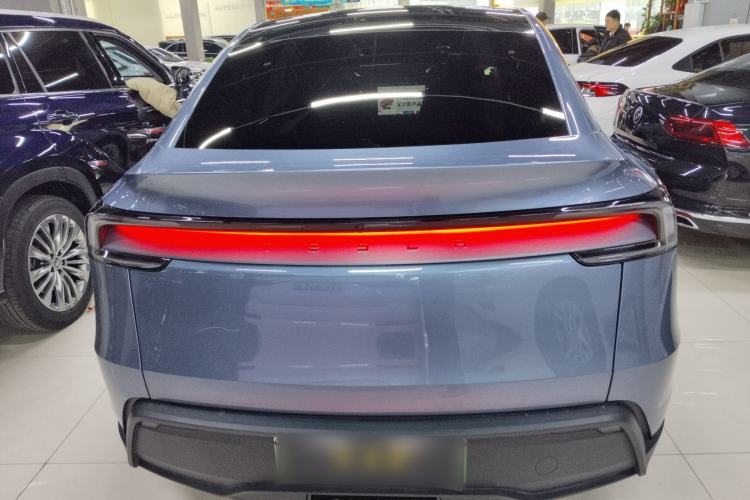 Used Tesla Model Y 2025 Long-Range All-Wheel-Drive Version