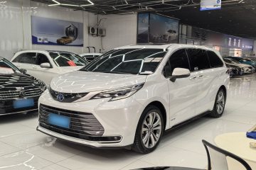 Used Toyota Sienna 2023 2.5L Hybrid Deluxe Edition