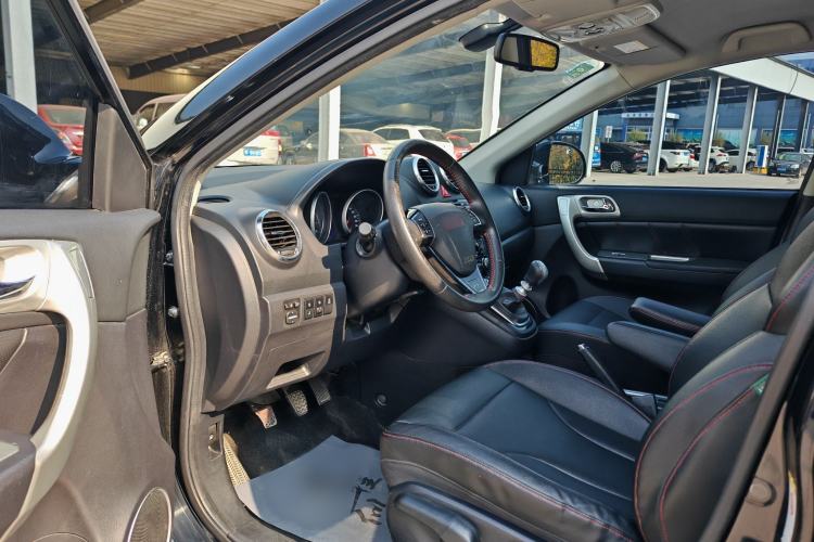 Used Haval H6 2014 Upgraded Model 1.5T Manual Two-Wheel Drive Elite Version
