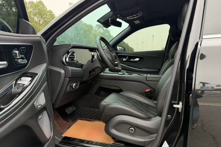 Used  Lanyue 2024 International Version 400T Four-Wheel Drive StarRui 7-Seater