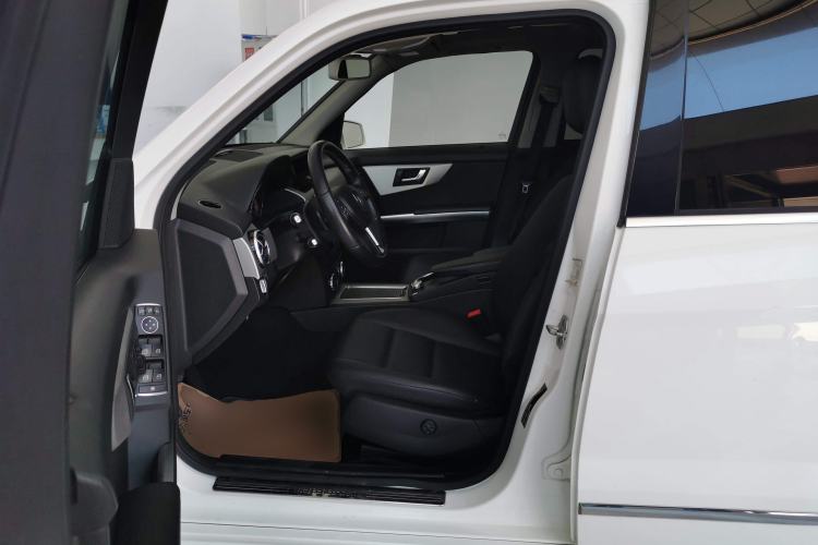 Used Mercedes-Benz GLK-Class 2013 GLK 300 4MATIC Dynamic Sunroof Model
