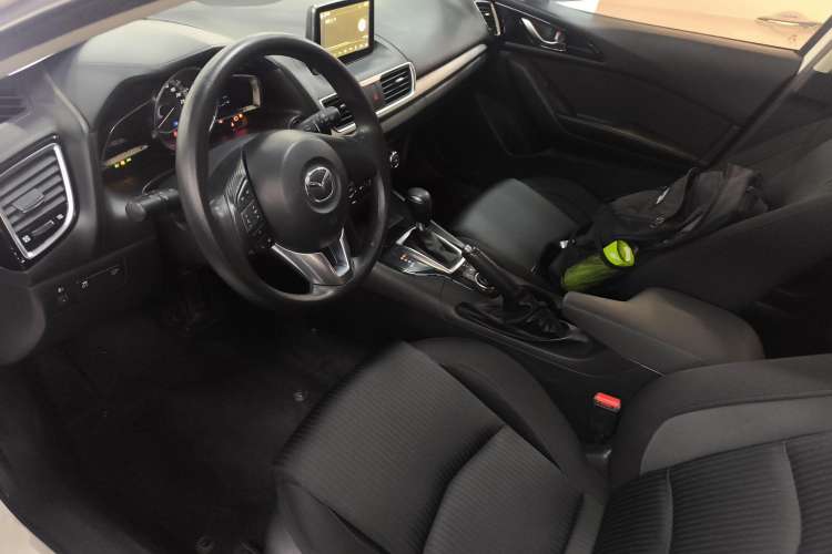 Used Mazda Mazda 3 Axela 2016 Hatchback 1.5L Automatic Luxury Model
