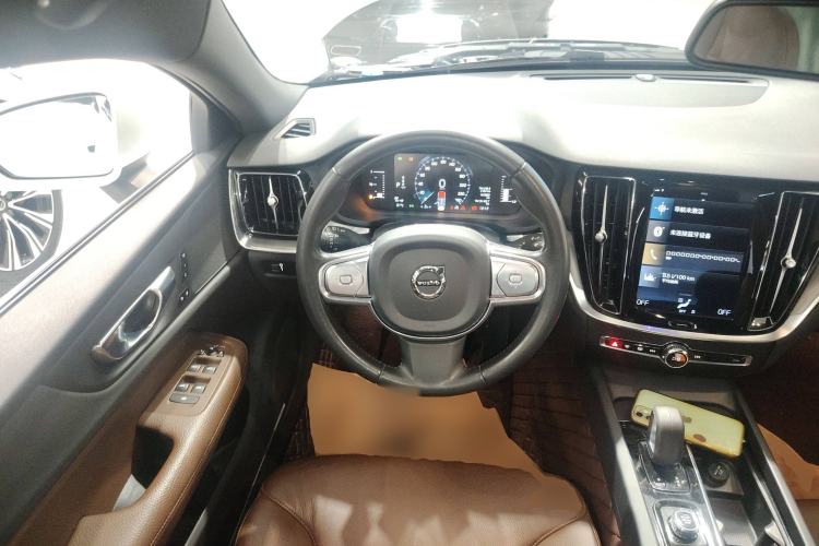 Used Volvo S60 2022 B4 Zhiyi Luxury Edition
