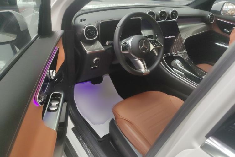 Used Mercedes-Benz GLC 2023 Facelift GLC 260 L 4MATIC Dynamic Version 5 Seats
