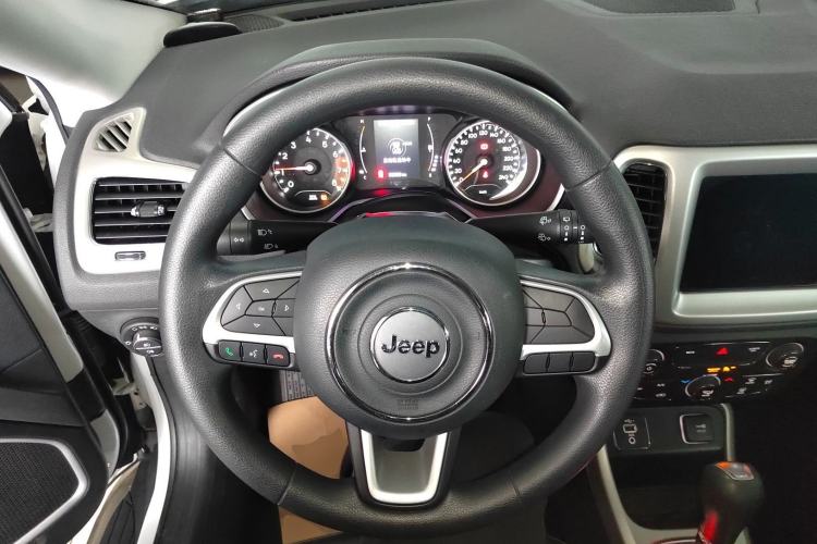 Used  Compass 2020 220T Automatic Leading Edition