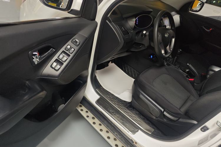 Used Hyundai ix35 2015 2.0L Manual Two-Wheel Drive Comfort Version China IV Standard