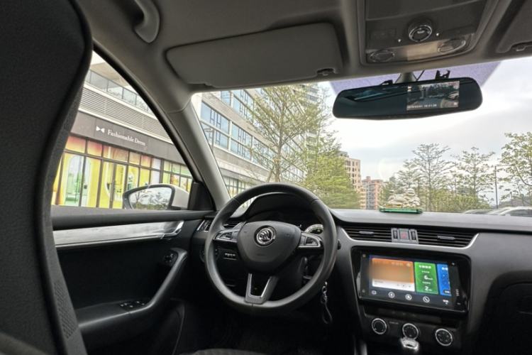 Used Skoda Octavia 2019 1.5L Automatic Smart Drive Luxury Edition China VI Standard