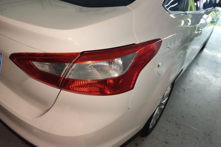 Used Ford Focus 2012 Sedan 1.6L Manual Comfort Model