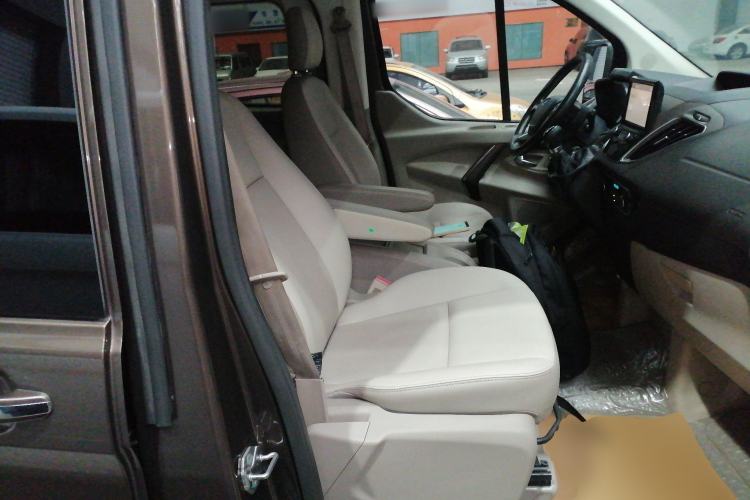 Used Ford Tourneo Custom 2016 2.0T Manual Elite Version
