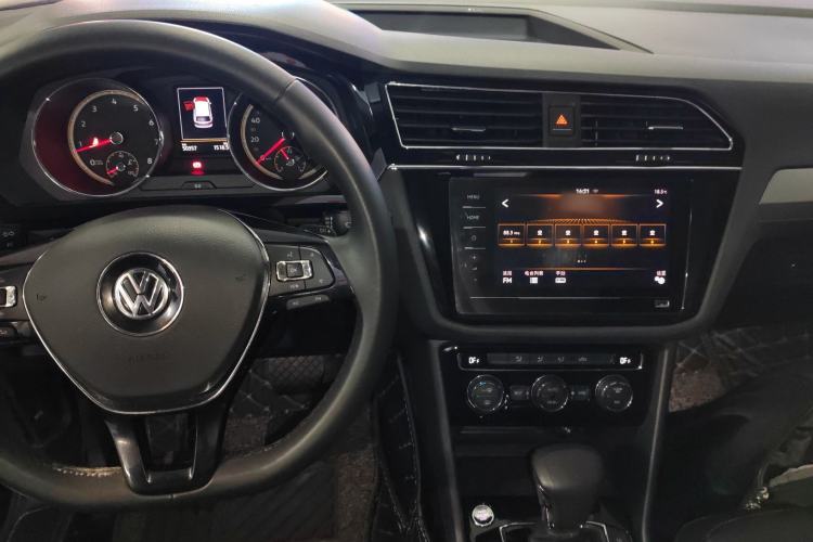 Used Volkswagen Tiguan L 2019 Revised Version 280TSI Automatic Two-Wheel Drive Panoramic Comfort Edition China VI Standard
