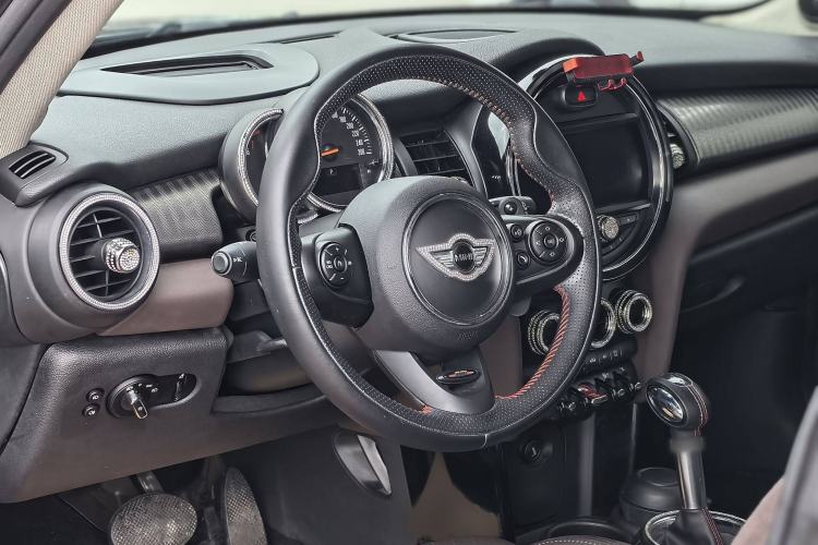 Used  MINI 2016 2.0T COOPER S Pioneer Edition