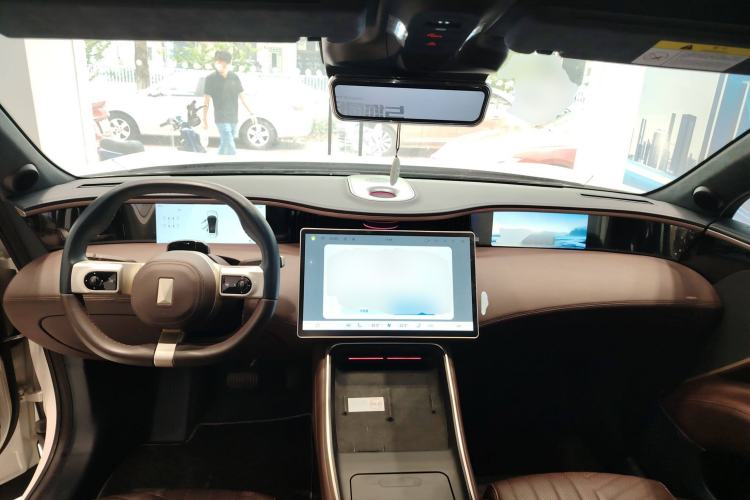 Used  11 2023 Long-Range Single-Motor Version 5 Seats
