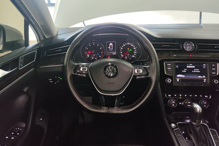 Used Volkswagen Magotan 2017 330TSI DSG Luxury Model