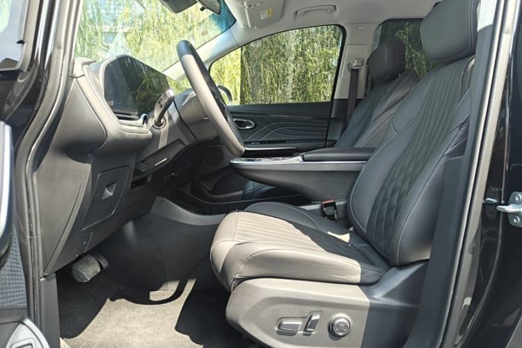 Used SAIC MAXUS G90 2022 2.0T Galaxy Seven-Seater Version
