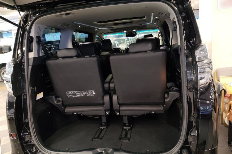 Used Toyota Vellfire 2020 Dual-Engine 2.5L HV Luxury Edition
