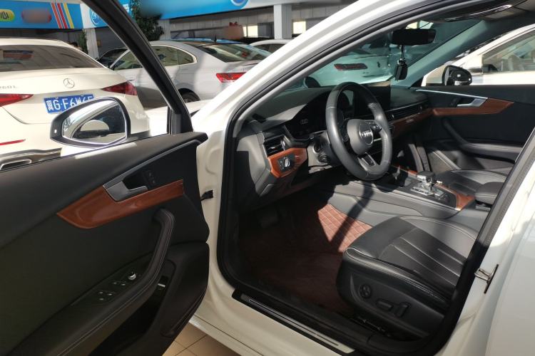 Used Audi A4L 2020 40 TFSI quattro Luxury Prestige Edition
