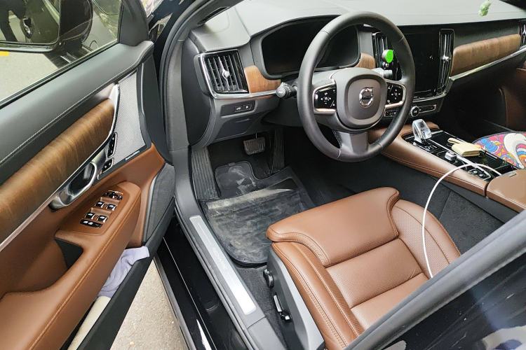 Used Volvo S90 New Energy 2024 Plug-in Hybrid Four-Wheel Drive Long-Range Luxury Smart Edition
