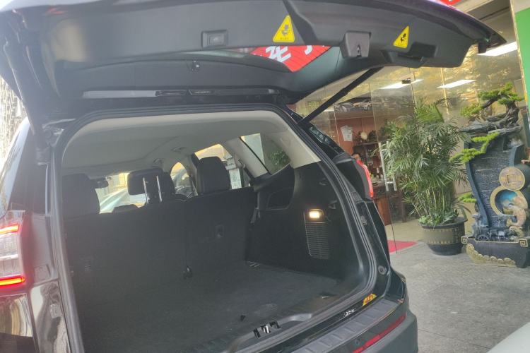 Used Ford Edge 2018 Facelifted EcoBoost 245 Two-Wheel Drive Platinum Edition 5 Seats China VI Standard
