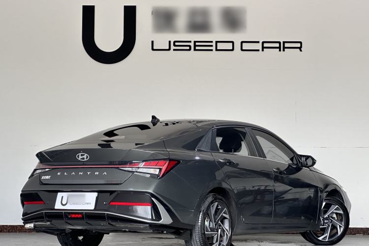 Used Hyundai Elantra 2023 1.5L CVT LUX Prestige Edition
