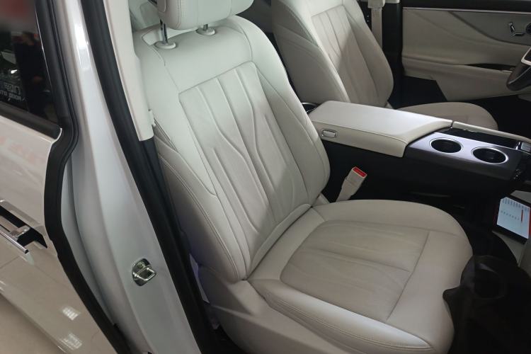 Used Buick GL8 New Energy 2024 Lu Zun Deluxe Edition 7-Seater
