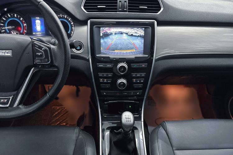 Used Haval H2 2017 Red-Label 1.5T Manual Two-Wheel Drive Luxury Model
