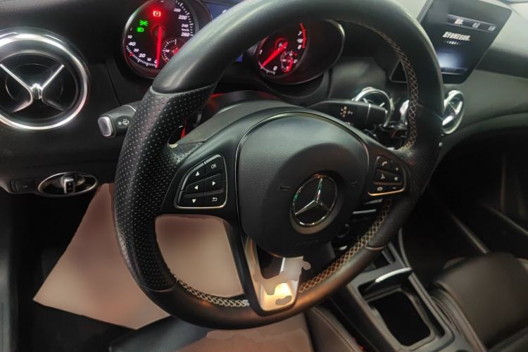 Used Mercedes-Benz GLA 2018 GLA 200 Fashion Model
