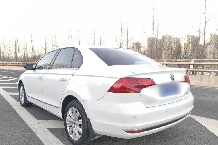 Used Volkswagen Bora 2016 1.6L manual Comfort trim level
