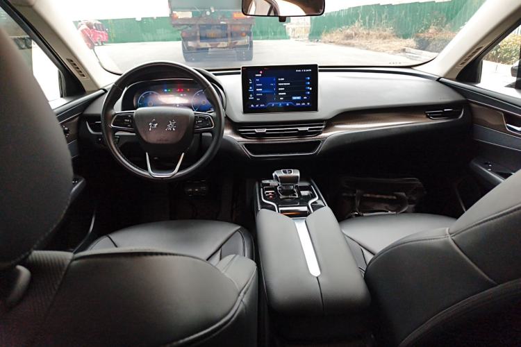 Used Hongqi E-QM5 2023 Base Travel Edition
